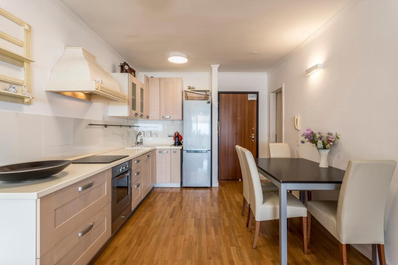 Velebis Superior Apartment - Luxurious One-Room Apartment With Jacuzzi - Prestigious Location By The Sea In The New City Center Of Znjan - Panoramic View Of The Sea And Islands - Free Garage Parking - Buralux Properties 스플리트 외부 사진