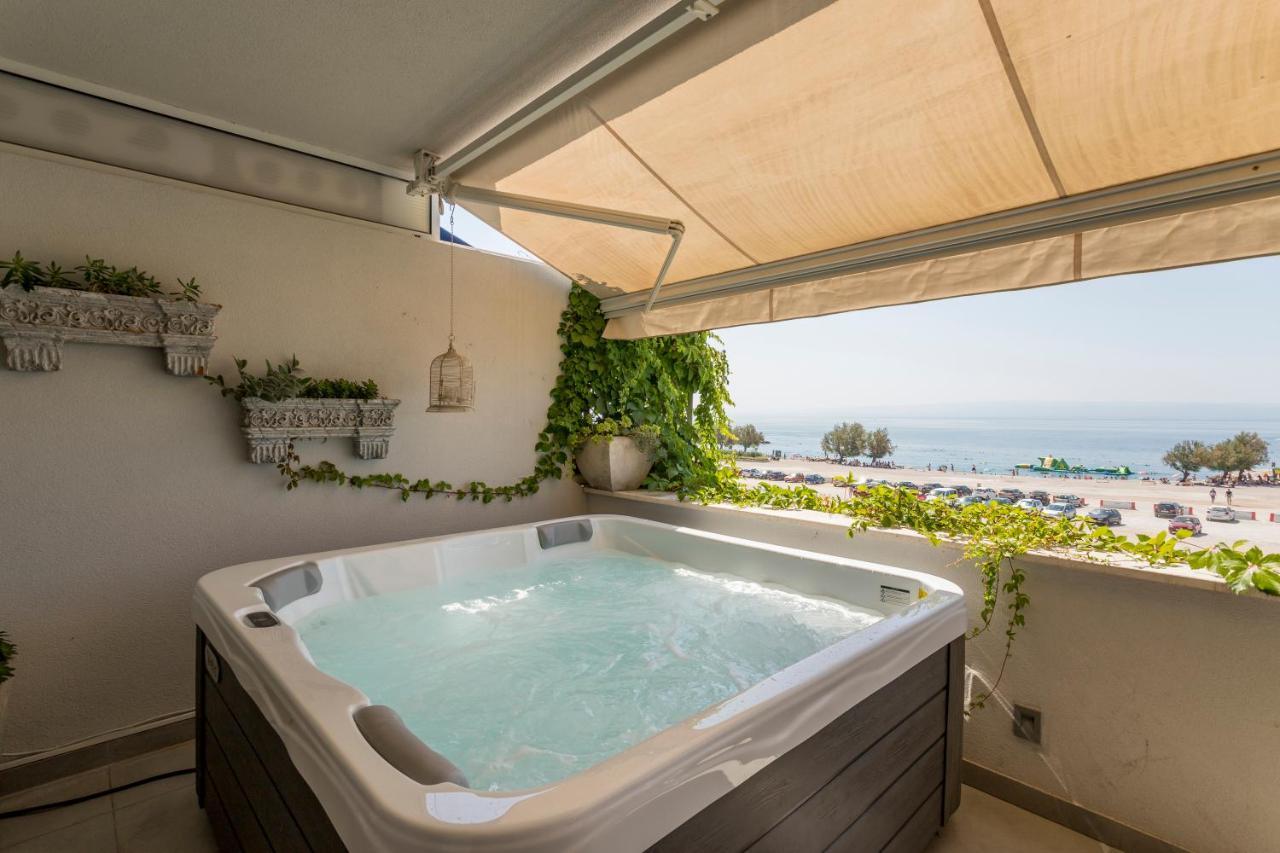 Velebis Superior Apartment - Luxurious One-Room Apartment With Jacuzzi - Prestigious Location By The Sea In The New City Center Of Znjan - Panoramic View Of The Sea And Islands - Free Garage Parking - Buralux Properties 스플리트 외부 사진