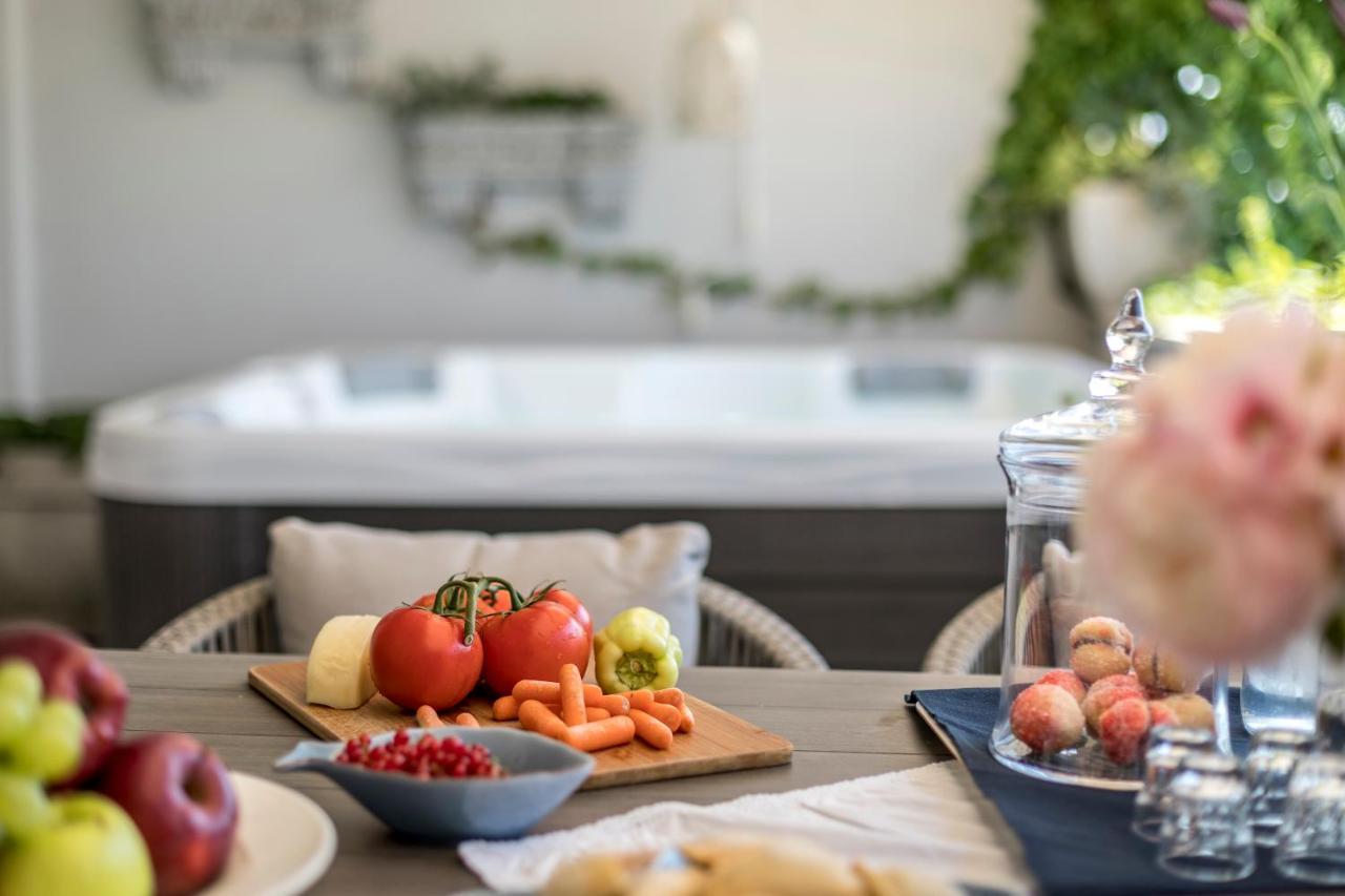 Velebis Superior Apartment - Luxurious One-Room Apartment With Jacuzzi - Prestigious Location By The Sea In The New City Center Of Znjan - Panoramic View Of The Sea And Islands - Free Garage Parking - Buralux Properties 스플리트 외부 사진