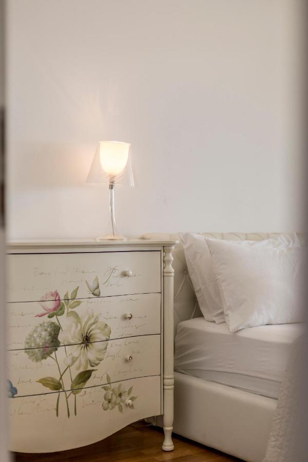 Velebis Superior Apartment - Luxurious One-Room Apartment With Jacuzzi - Prestigious Location By The Sea In The New City Center Of Znjan - Panoramic View Of The Sea And Islands - Free Garage Parking - Buralux Properties 스플리트 외부 사진